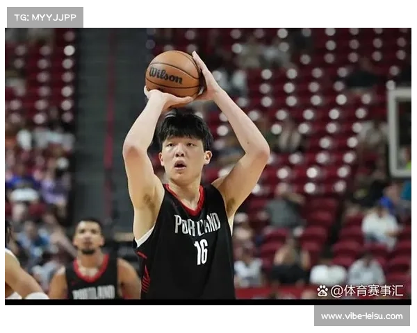 杨瀚森人气火爆球馆再现第十件球衣粉丝热情点燃赛场氛围 杨瀚森人气火爆球馆再现第十件球衣粉丝热情点燃赛场氛围